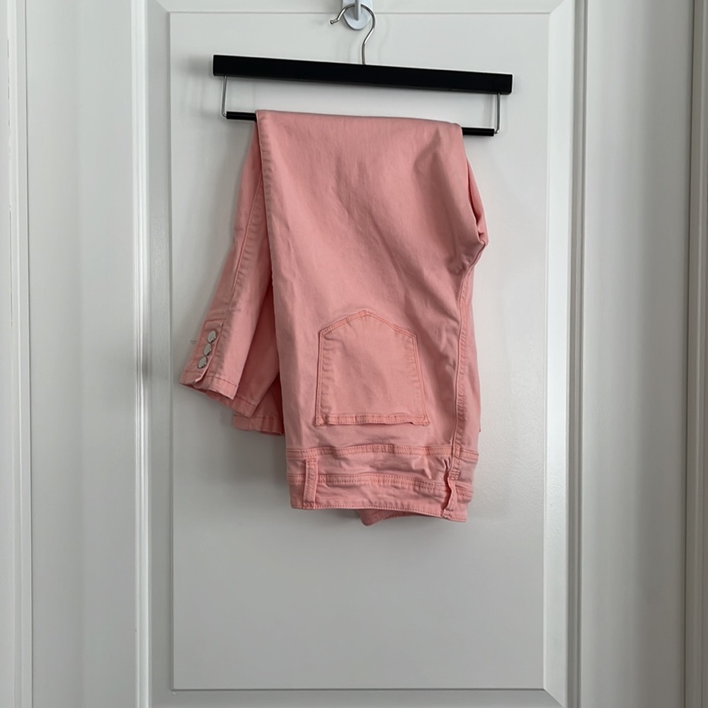 Cleo petites light peach capris size 10